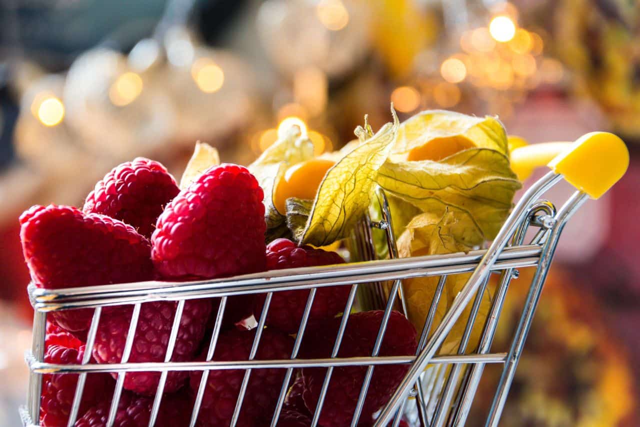 mini shopping cart berries
