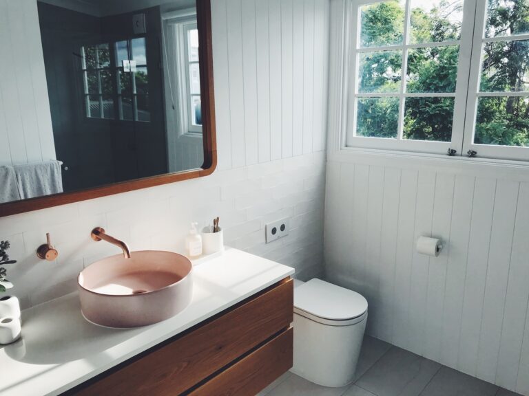 contemporary small bathroom