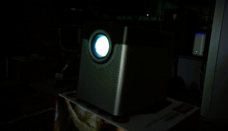 GPX Vertical Projector
