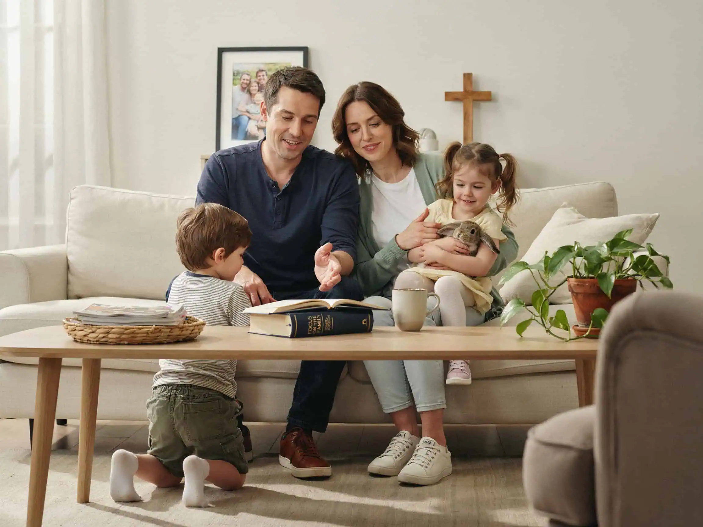Orthodox Family Values: The Spiritual Unit as Icon of the Church 8 Protestant evangelical family model compared with Orthodox family values