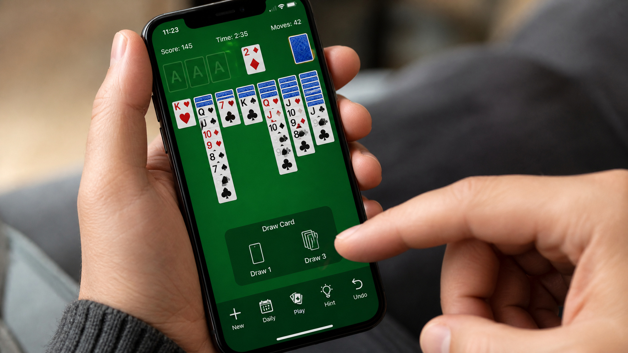 Solitaire Card Flip 1 or 3: Which Mode Should You Choose? 3 Smartphone solitaire game showing draw 1 and draw 3 mode options